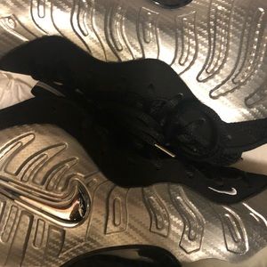 Silver Foamposites Grade school Sz 7